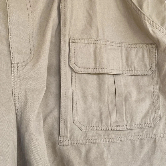 Croft & Borrow Khaki Elasticized Sides Plus Size Cargo Shorts - Picture 5 of 11